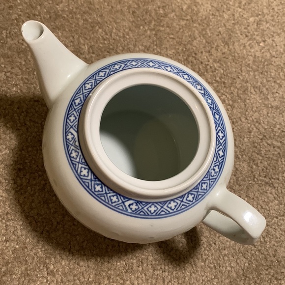 Vintage Teapot - Picture 2 of 8